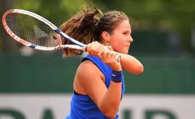 长袖标给卢 长袖标给卢