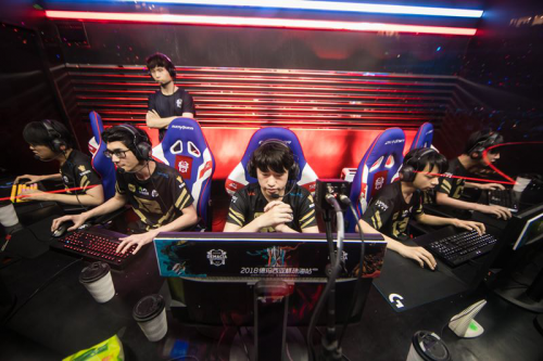 但始终欠缺 但始终欠缺