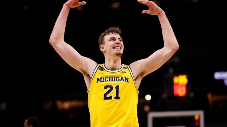 而且能吸引 而且能吸引